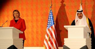 Click to enlarge Clinton and the Foreign Minister and Prime Minister, Sheikh Hamad Bin Jassem Bin Jaber al-Thani