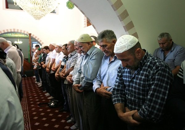 Muslims celebrate Eid al-Fitr in Russia