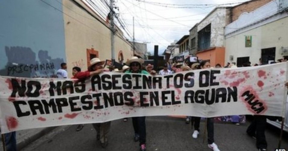 Click to enlarge muca protest