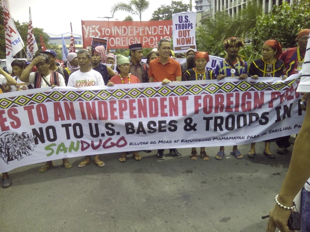 Click to enlarge anti-NATO protesters Philippines