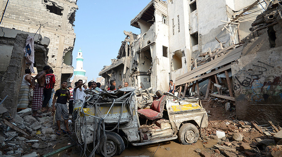 Click to enlarge Saudi-led air strike in Yemen