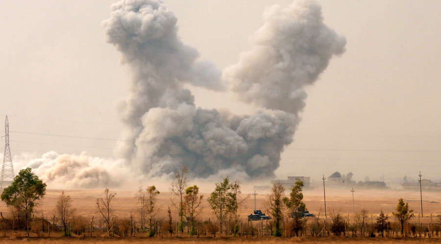 Click to enlarge US airstrike bombing Mosul