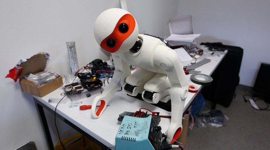 Click to enlarge Robot on desk