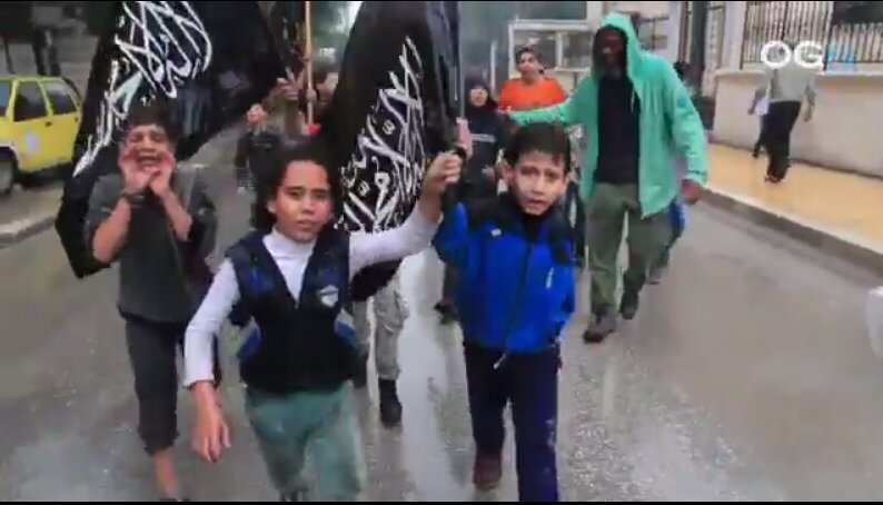 Aleppo moderate rebels wave al nusra al qaeda flags