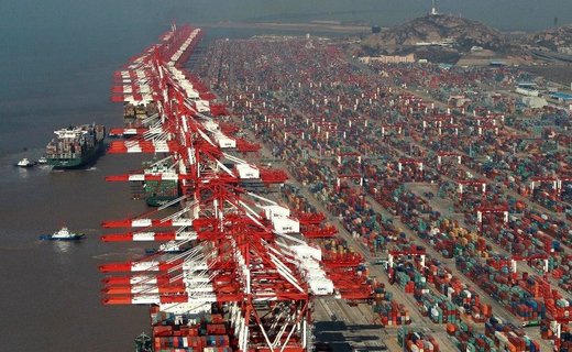 Jansa container port, south of Shanghai.