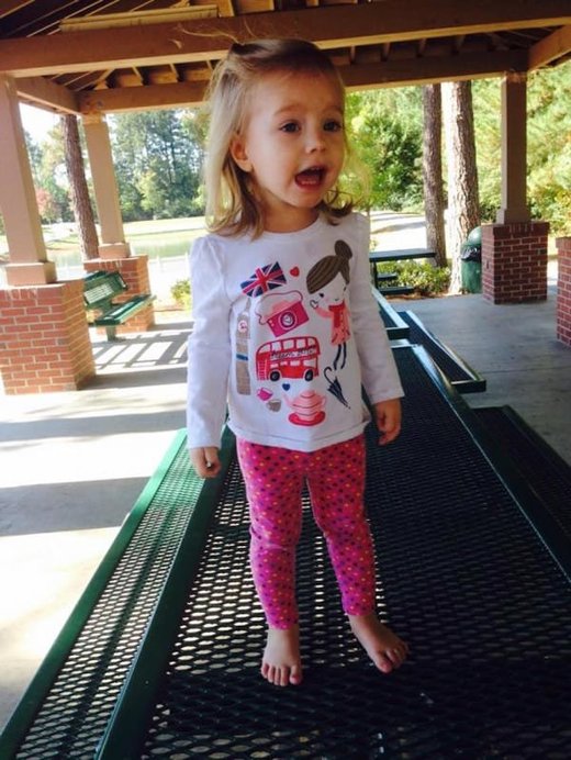 Click to enlarge Norah, girl befriends elderly man