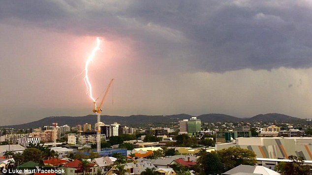 Click to enlarge Flash: As many as 3,000 lightning bolts hit Brisbane and Ipswich today, but no one was hurt