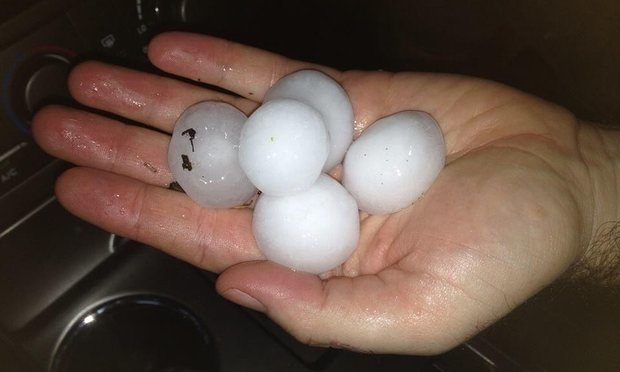 Large hail hits Adelaide