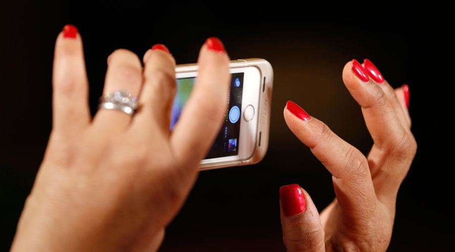Click to enlarge smart phone hands
