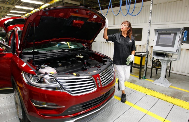 Click to enlarge The Lincoln MKC on the assembly line at a Ford factory in Louisville, Ky.
