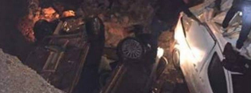Cars in sinkhole