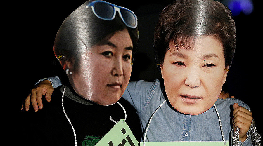 South Korean protesters wearing masks