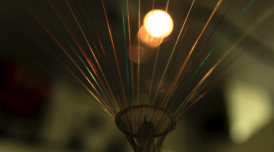 Click to enlarge quantum communication line