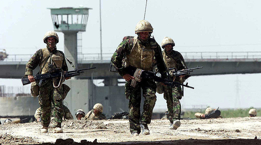 British soldiers from the 7th Armoured Brigade (Desert Rats)