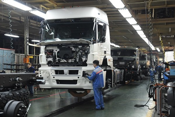 Click to enlarge Russian Kamaz truck assembly