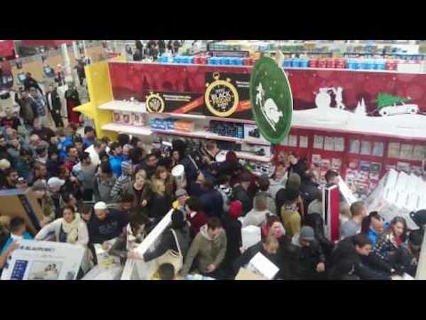 black friday, shopping mob