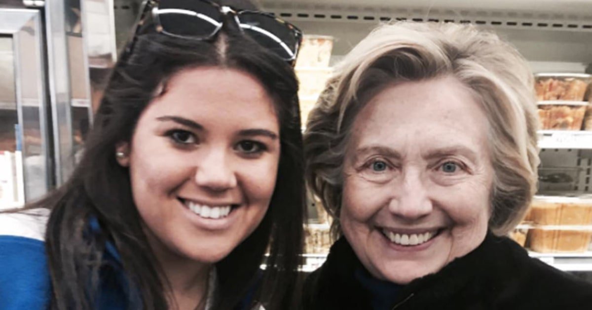 Hillary Clinton poses for selfie