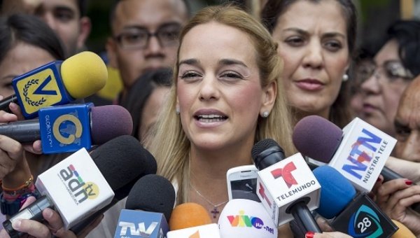 Click to enlarge The wife of right-wing opposition leader Leopoldo Lopez, Lilian Tintori