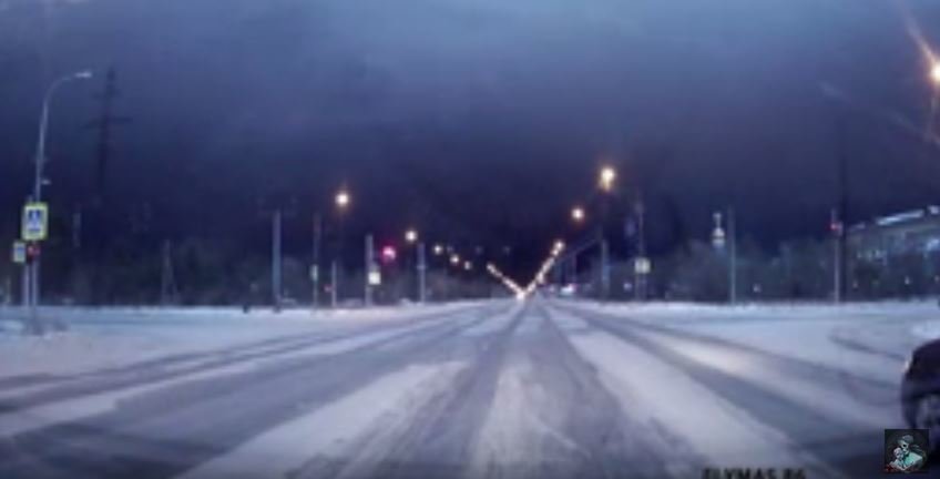 Click to enlarge Flashes over Surgut, Western Siberia