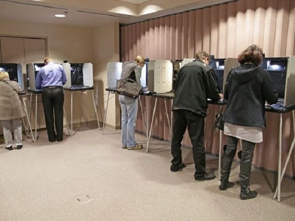 Click to enlarge Wisconsin voters participating in early voting in the fall elections