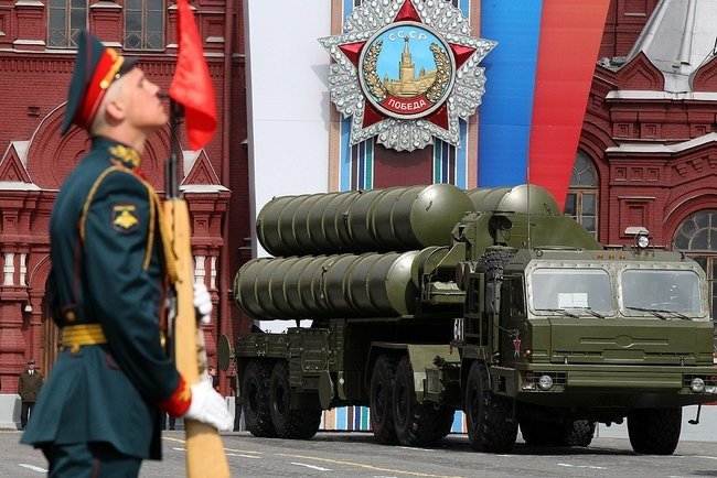 S-400 at the 2011 Victory Day parade, Moscow