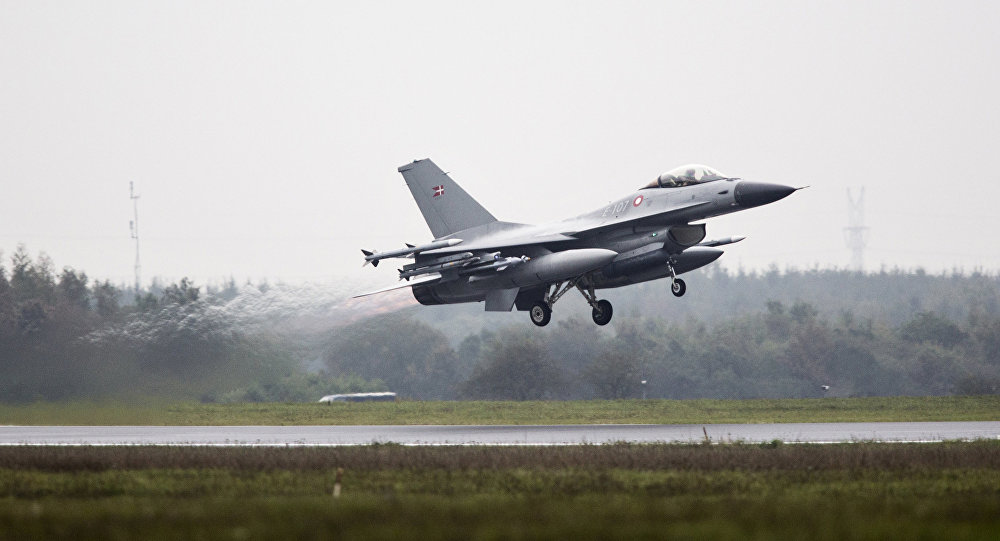 Click to enlarge Danish F-16 fighter jet
