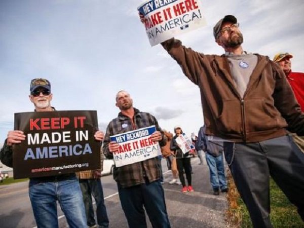 Click to enlarge Employees of Rexnord Bearings in Indianapolis protest Rexnord's decision to likely move 300 jobs to Mexico