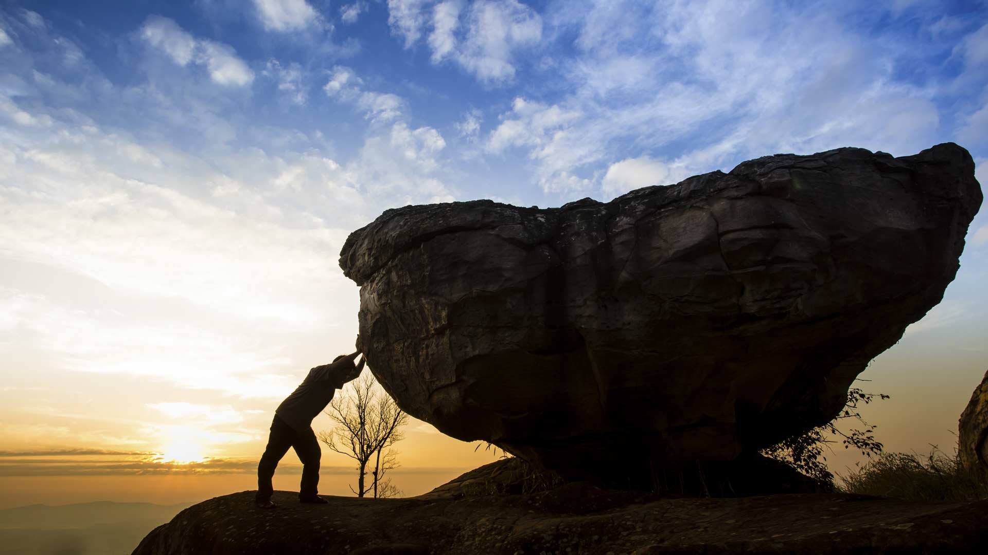 Click to enlarge struggle, pushing boulder