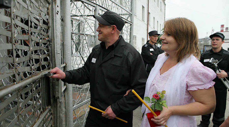 Family visiting inmates in Russia