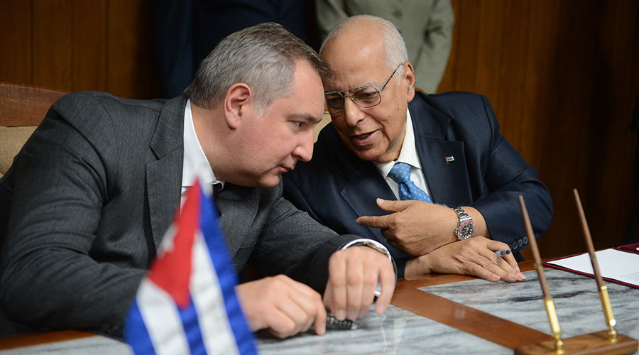 Ricardo Cabrisas Ruiz, right, and Dmitry Rogozin