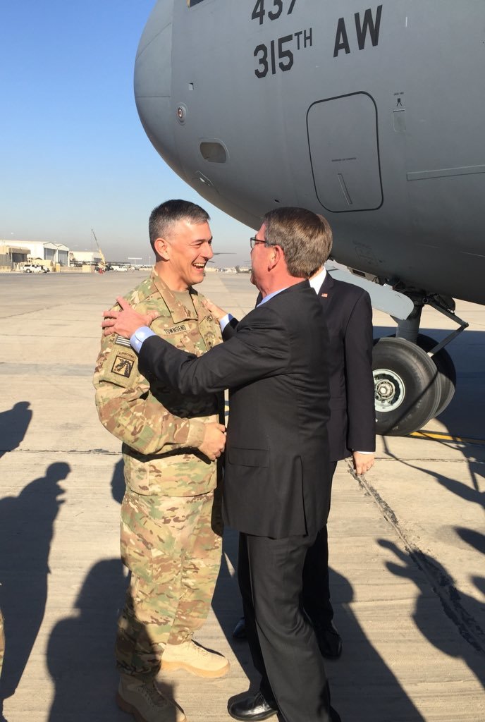 Carter makes surprise visit to Iraq