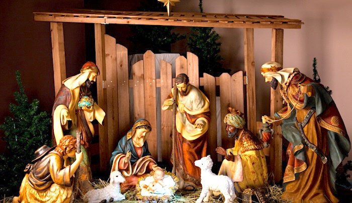 Click to enlarge Nativity scene in Cremona, Italy