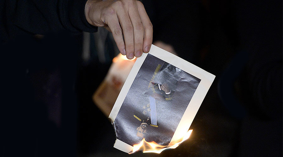 burning picture king felipe
