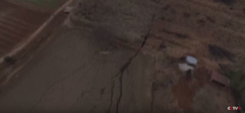 Click to enlarge Earth cracks in central China