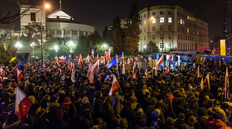 Click to enlarge Polish people protests
