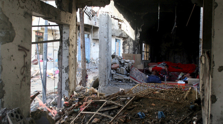 Destroyed Yemen buildings