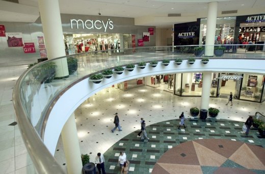 Macy's storefont, empty mall