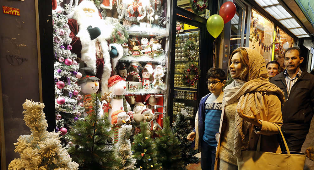 Iranian Christmas shopping
