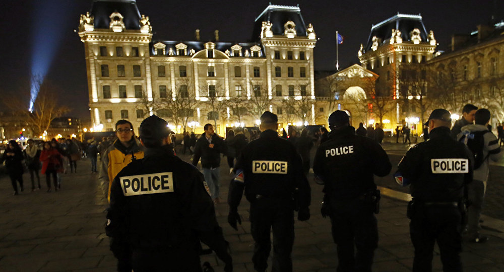 Click to enlarge French police