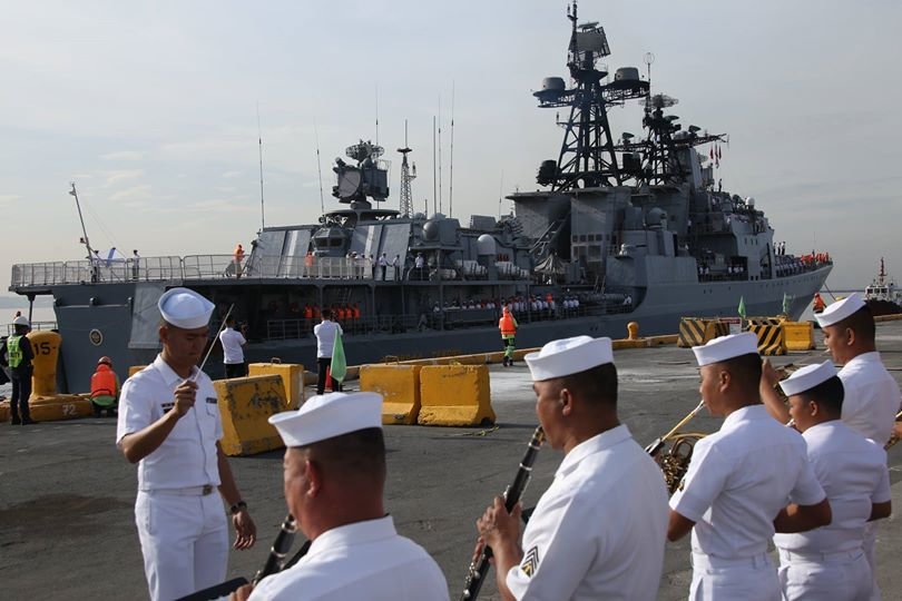 Philppine Navy greeting Russian warships