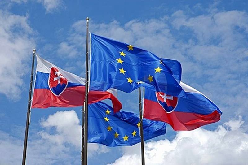 slovakia EU flags