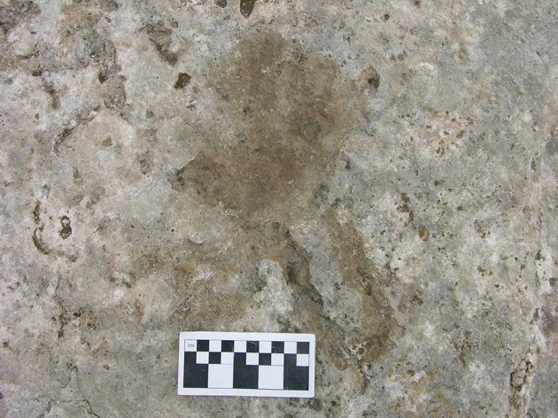 human handprints at Chusan