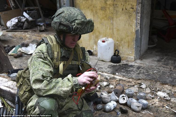 Click to enlarge russian sapper aleppo