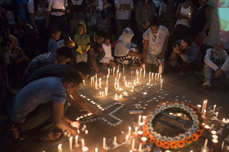 Eritreans mourn in south Tel Aviv in 2015