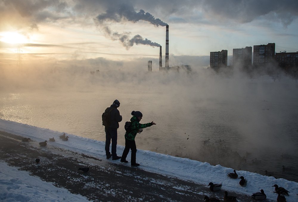 People are seen here on Kozhukhovsky lake in Moscow as lows drop to minus 24 degrees Celsius.  Read more: https://sputniknews.com/photo/201701081049368029-moscow-winter-frost/