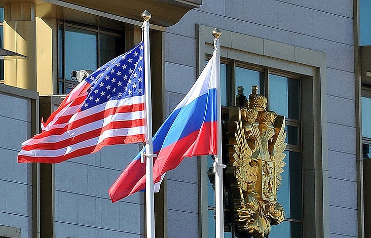 US & Russia flags
