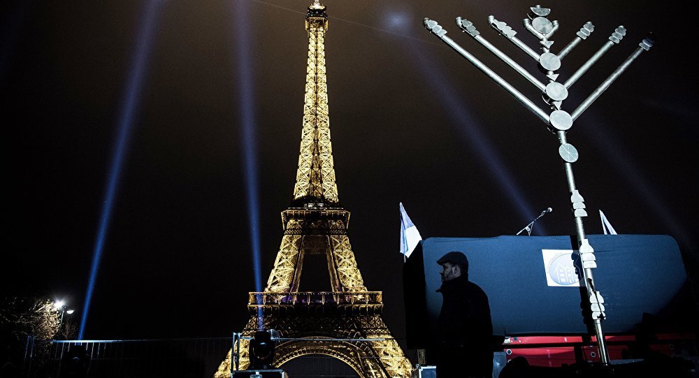 Click to enlarge Eiffel tower