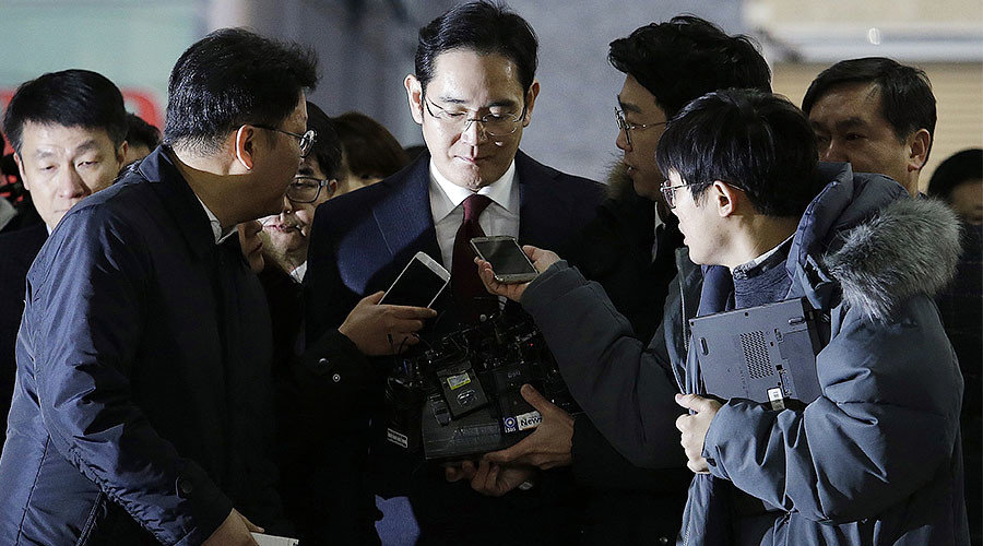 Lee Jae-yong (C) vice chairman of Samsung Electronics