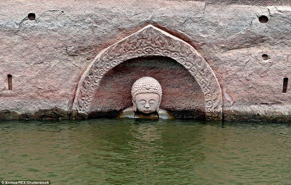 China: Long-lost Buddha statue appears after lake level drops Nancheng Fuzhou Zuixan lake