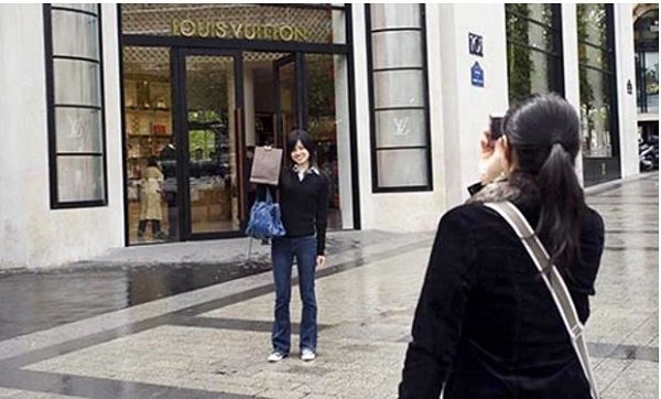Click to enlarge chinese tourists